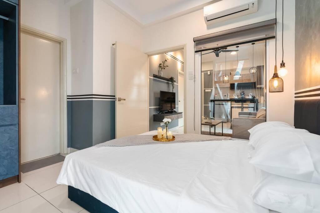 Arte Mont Kiara-2bedroom-netflix-4pax Apartment