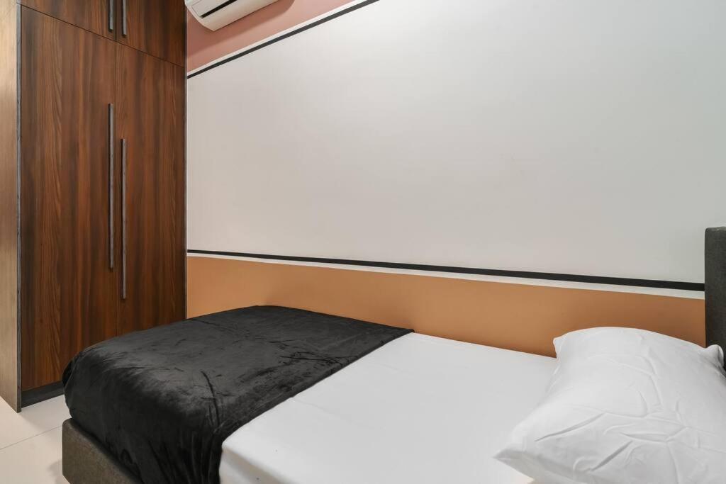 Arte Mont Kiara-2bedroom-netflix-4pax Apartment Kuala Lumpur