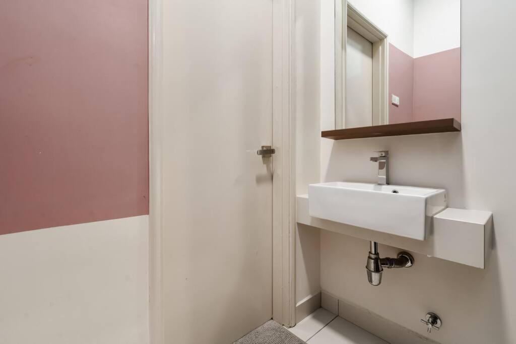 Apartment Arte Mont Kiara-2bedroom-netflix-4pax
