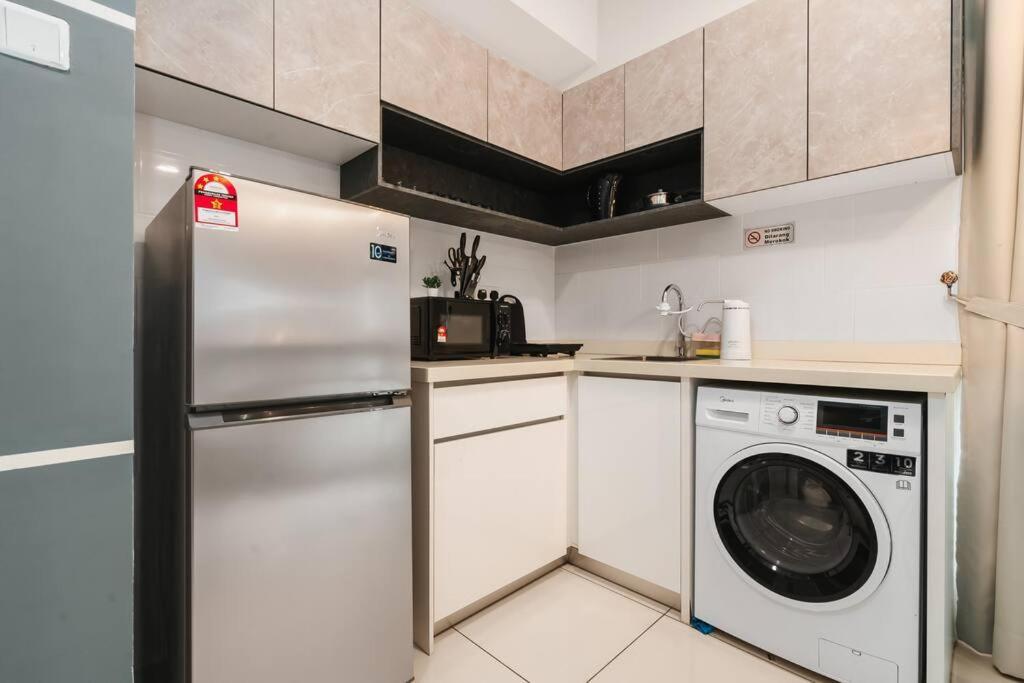 Arte Mont Kiara-2bedroom-netflix-4pax Apartment *